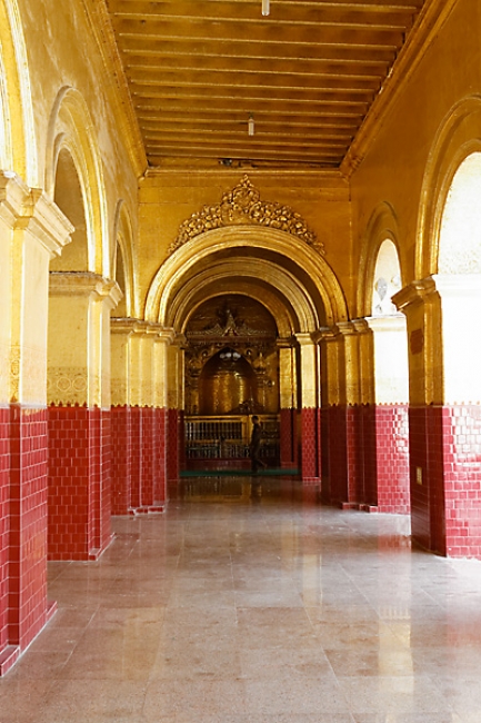 Mandalay-Bouddha Mahamuni-054